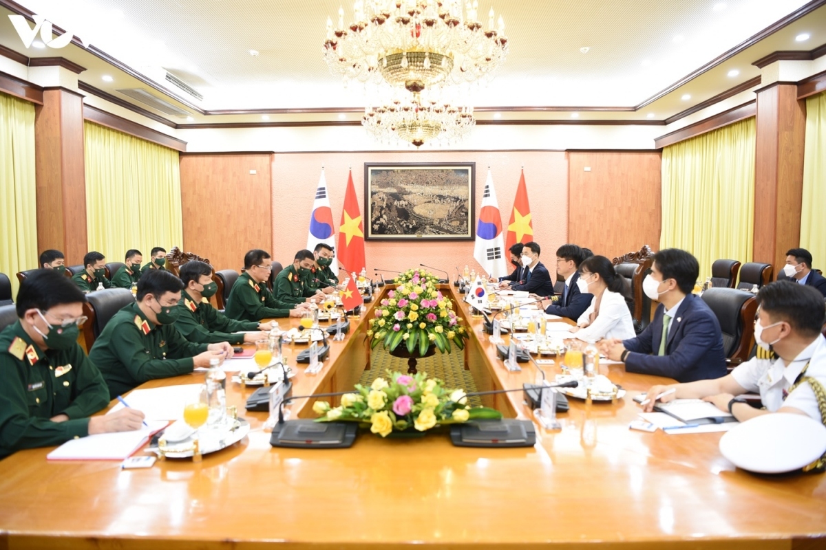 vietnam, rok strengthen defence cooperation picture 2