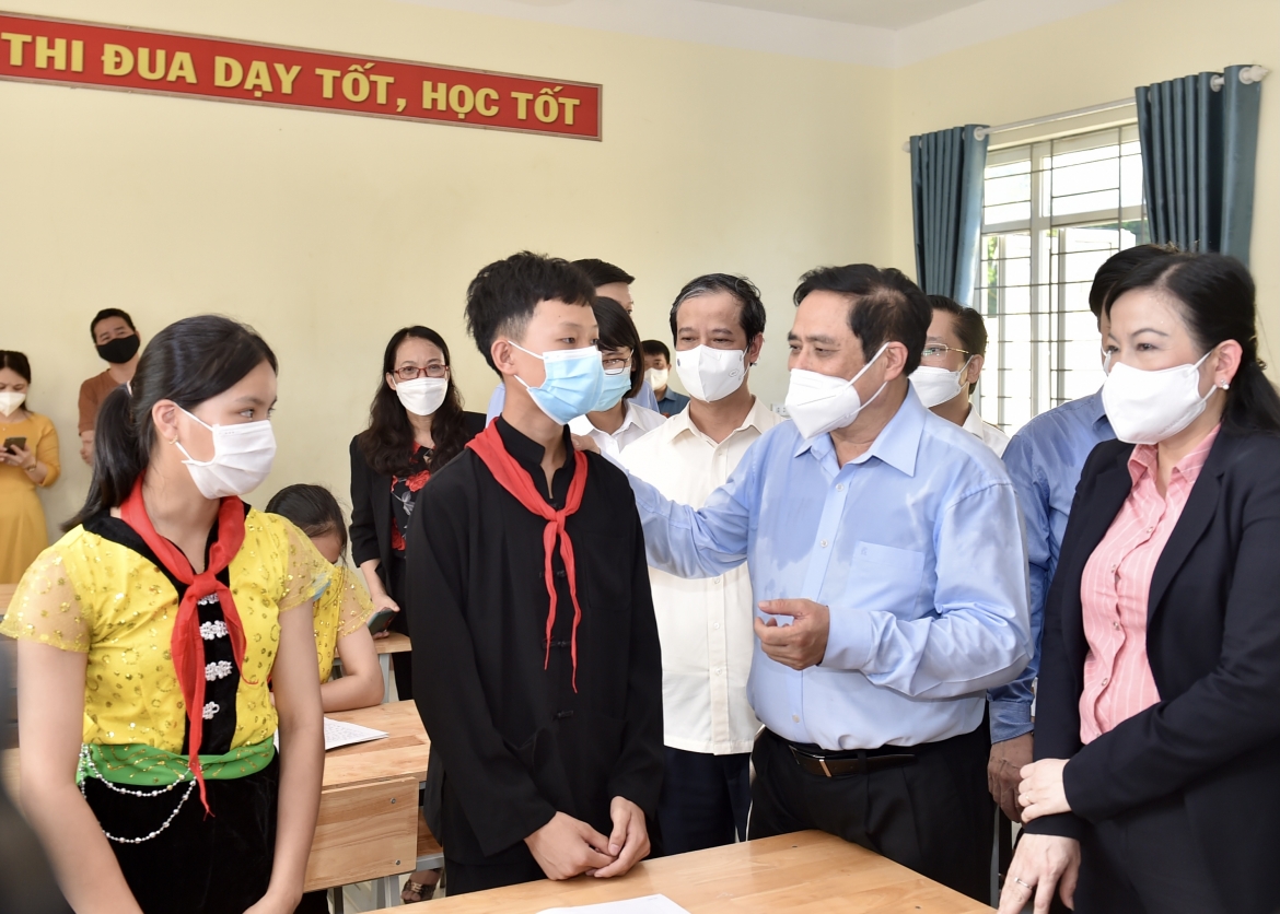 thu tuong chinh phu tham nha truong o thu do khang chien hinh anh 1