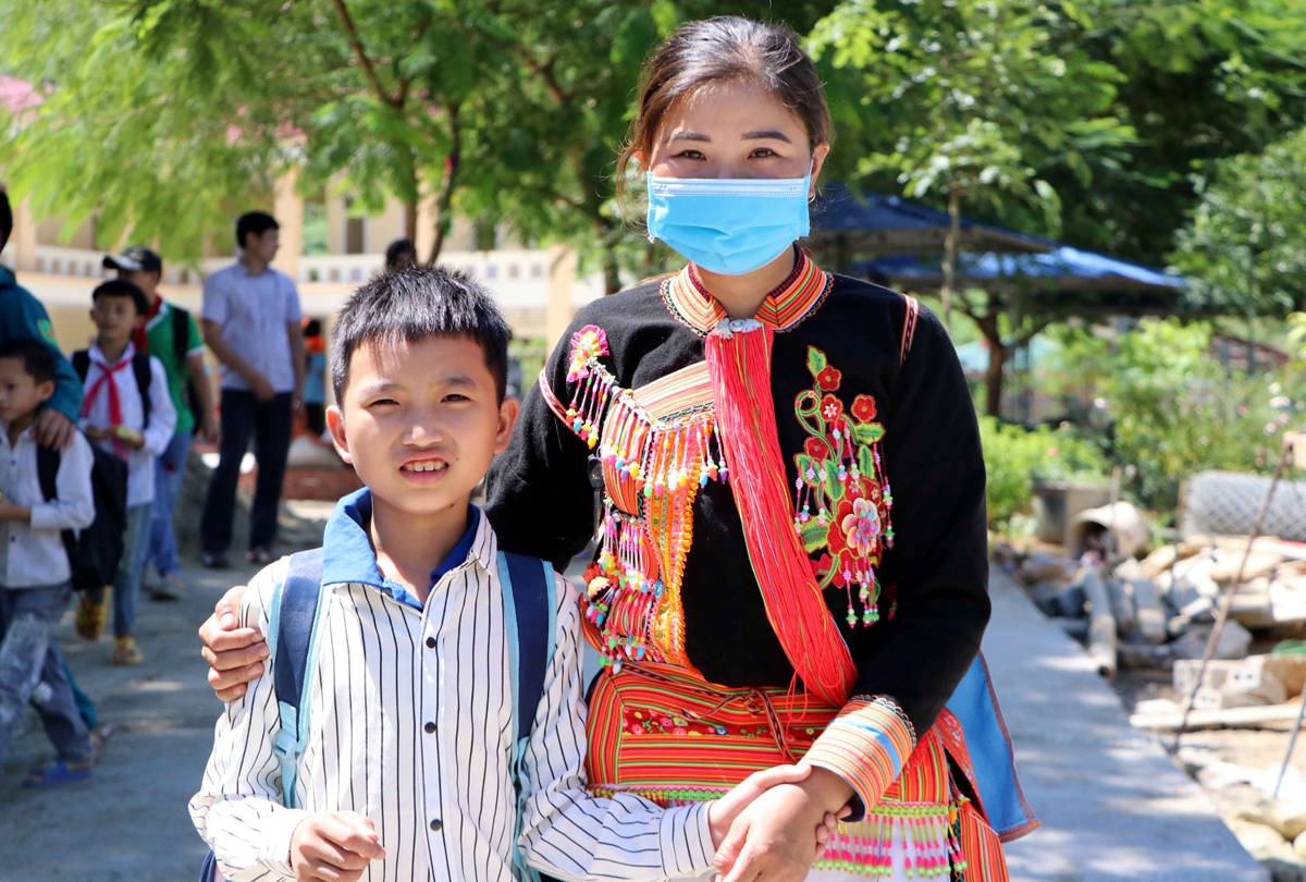 Gian nan đường đến trường của học sinh vùng cao Lai Châu