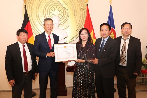 outstanding overseas vietnamese in germany honoured picture 1