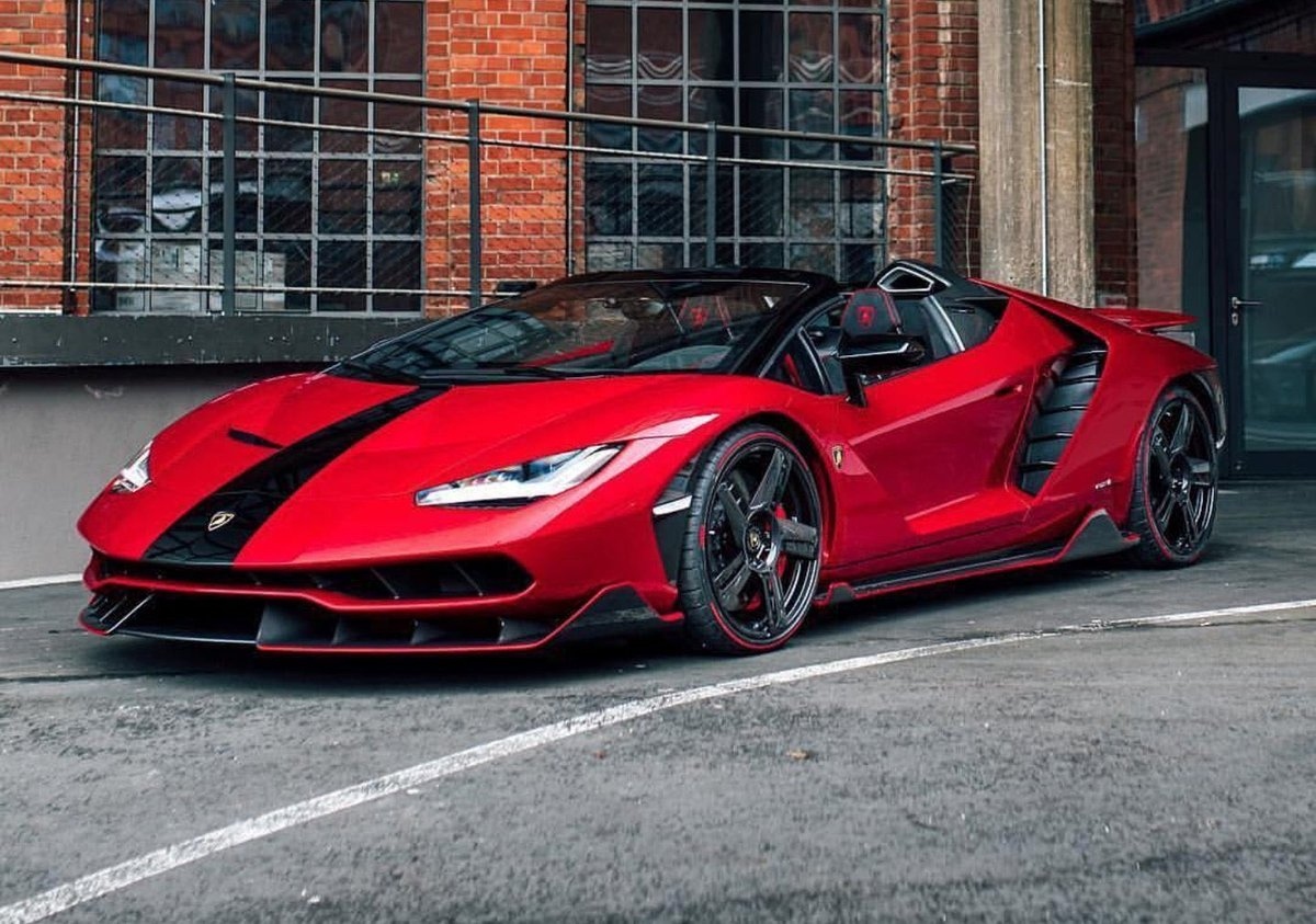 Lamborghini Centenario Roadster được rao bán hơn 100 tỷ đồng