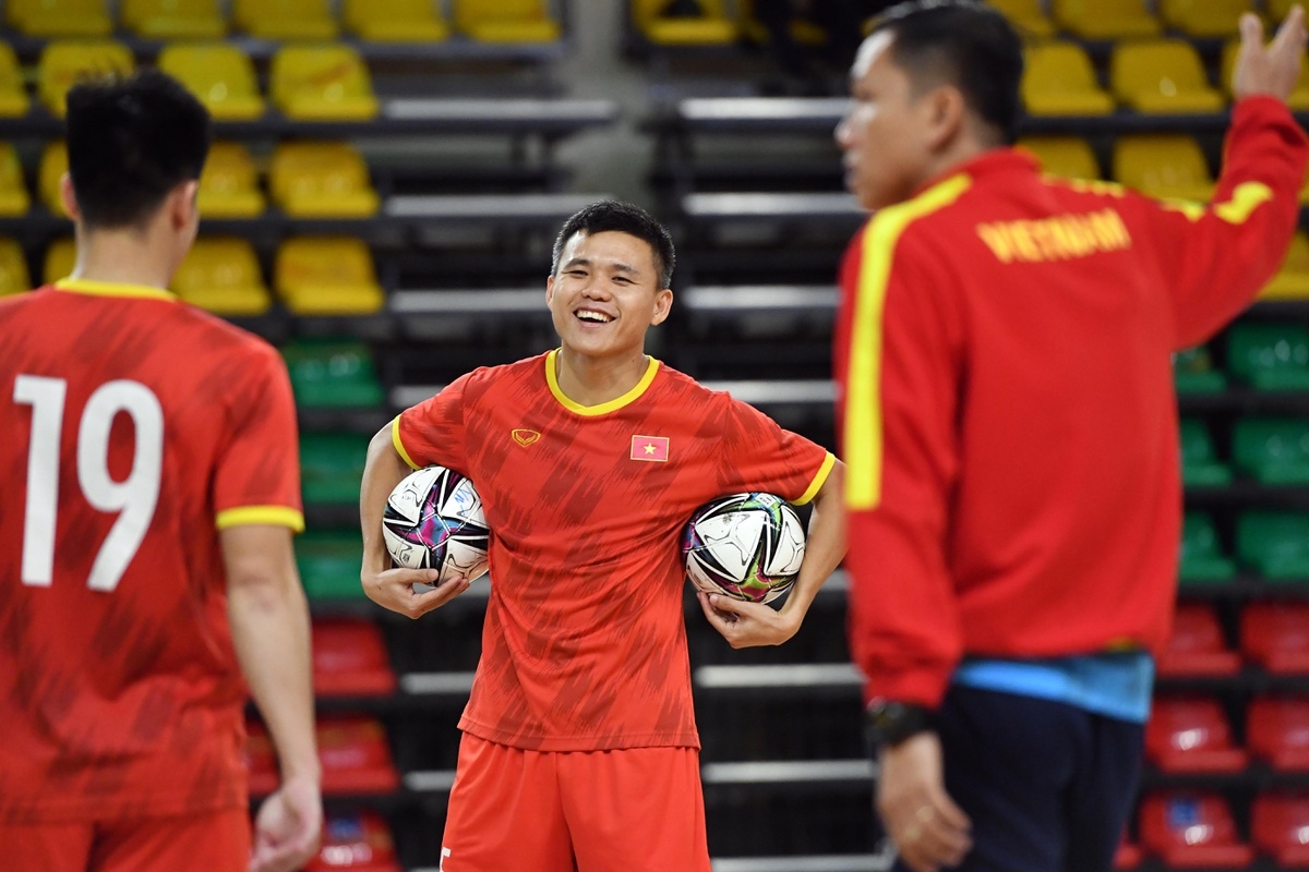 vietnamese players train for fifa futsal wc clash with champions brazil picture 5