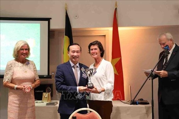 golf tournament held in belgium to raise funds for vietnamese dioxin victims picture 1