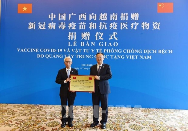 china s guangxi donates covid-19 medical supplies to vietnam picture 1