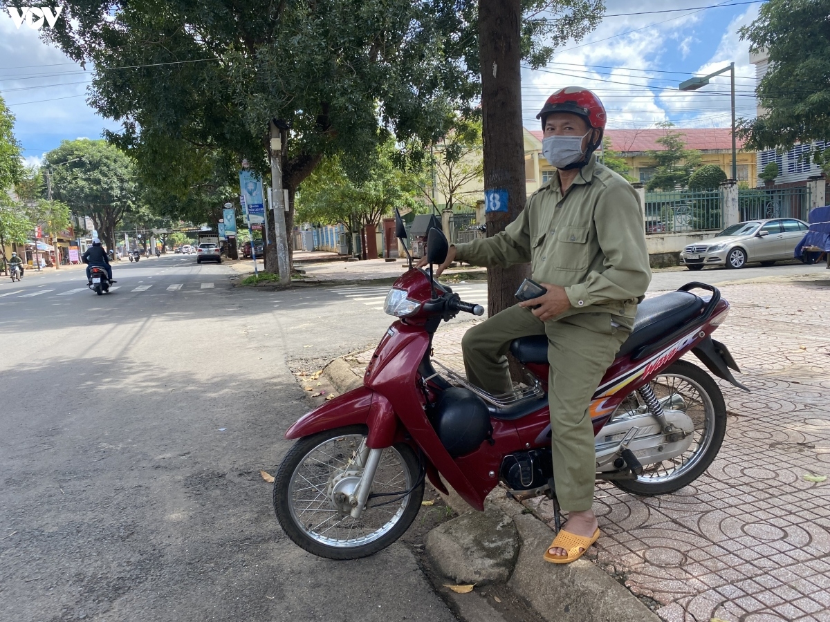 lao dong tu do mat viec mong doi duoc ho tro hinh anh 1