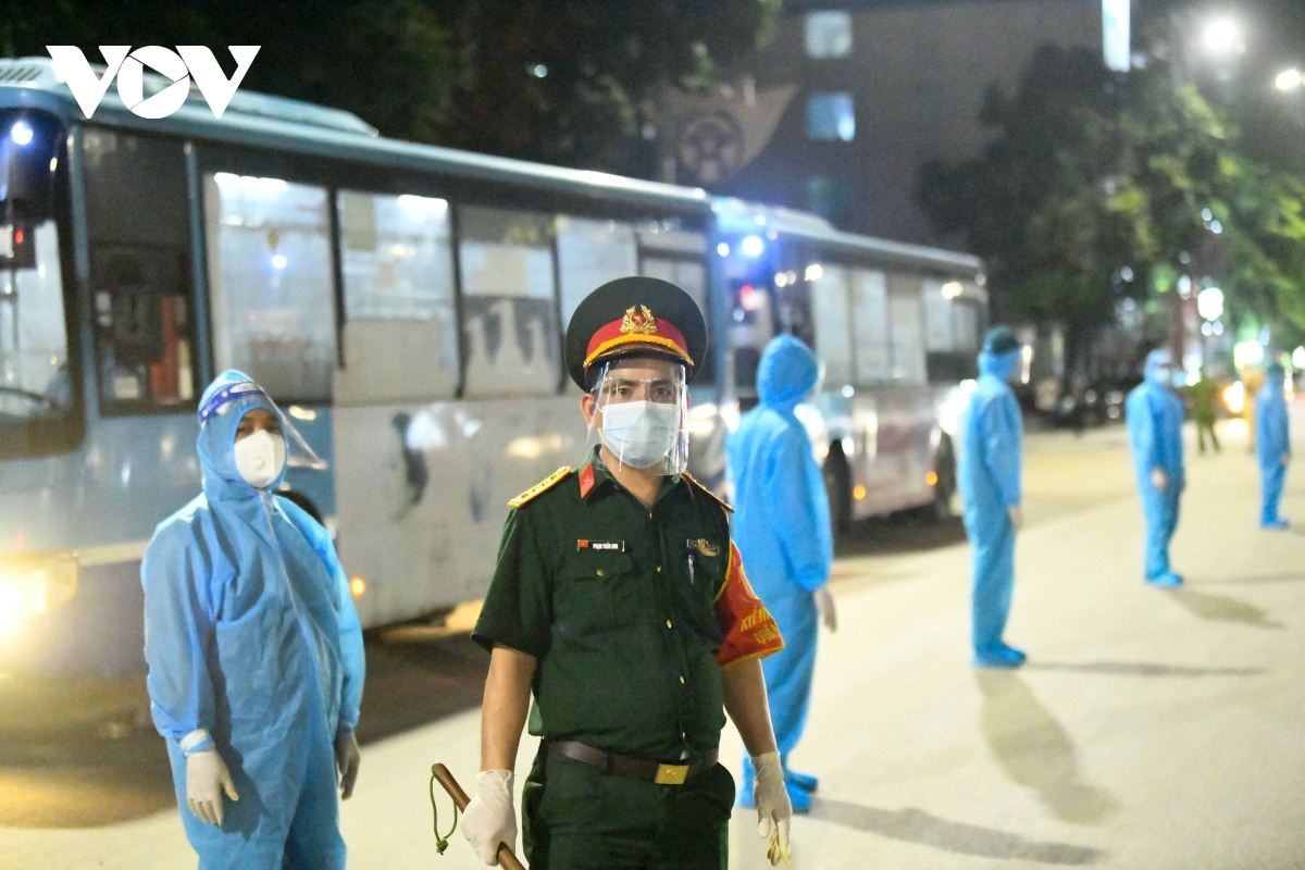 hanoi capital relocates residents from coronavirus hotspot picture 2