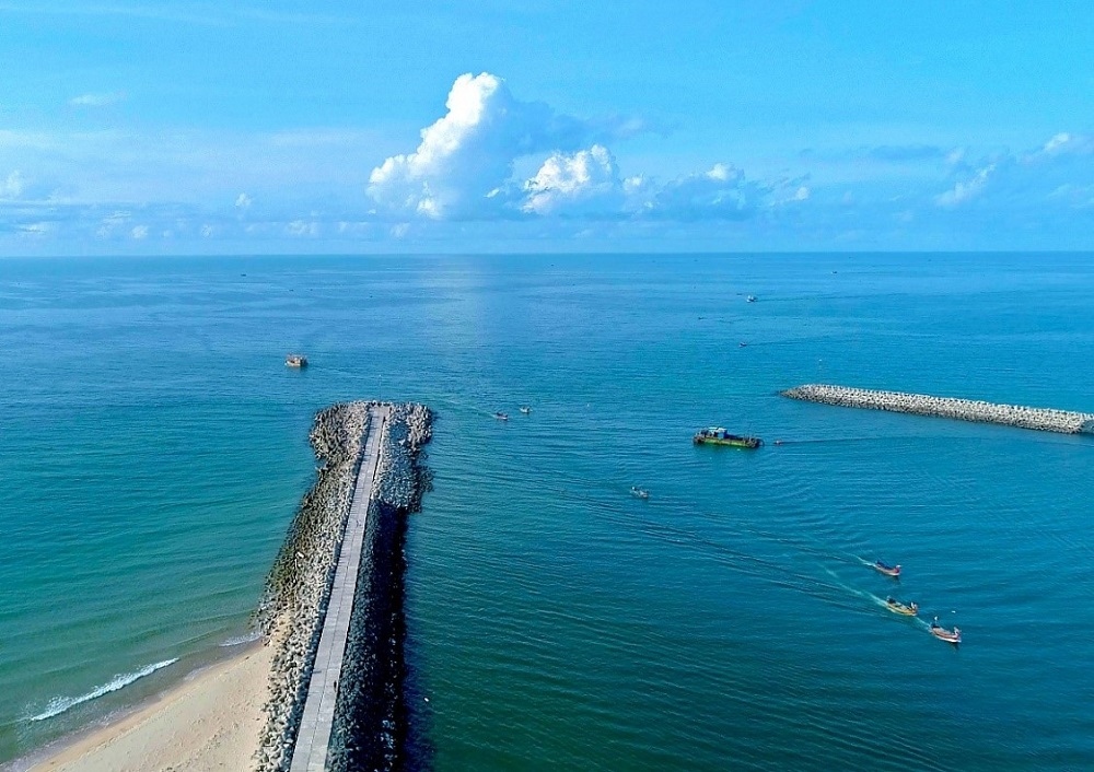 Hồ Tràm là một trong những điểm đến nổi bật phía Nam với bờ biển nguyên sơ và nguồn hải sản phong phú