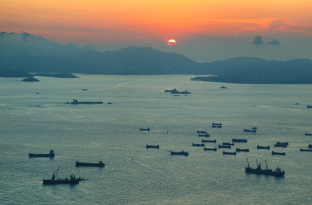 Hoàng hôn trên Biển Đông-nhìn từ Hong Kong (Trung Quốc). Nguồn Marisa Estivill