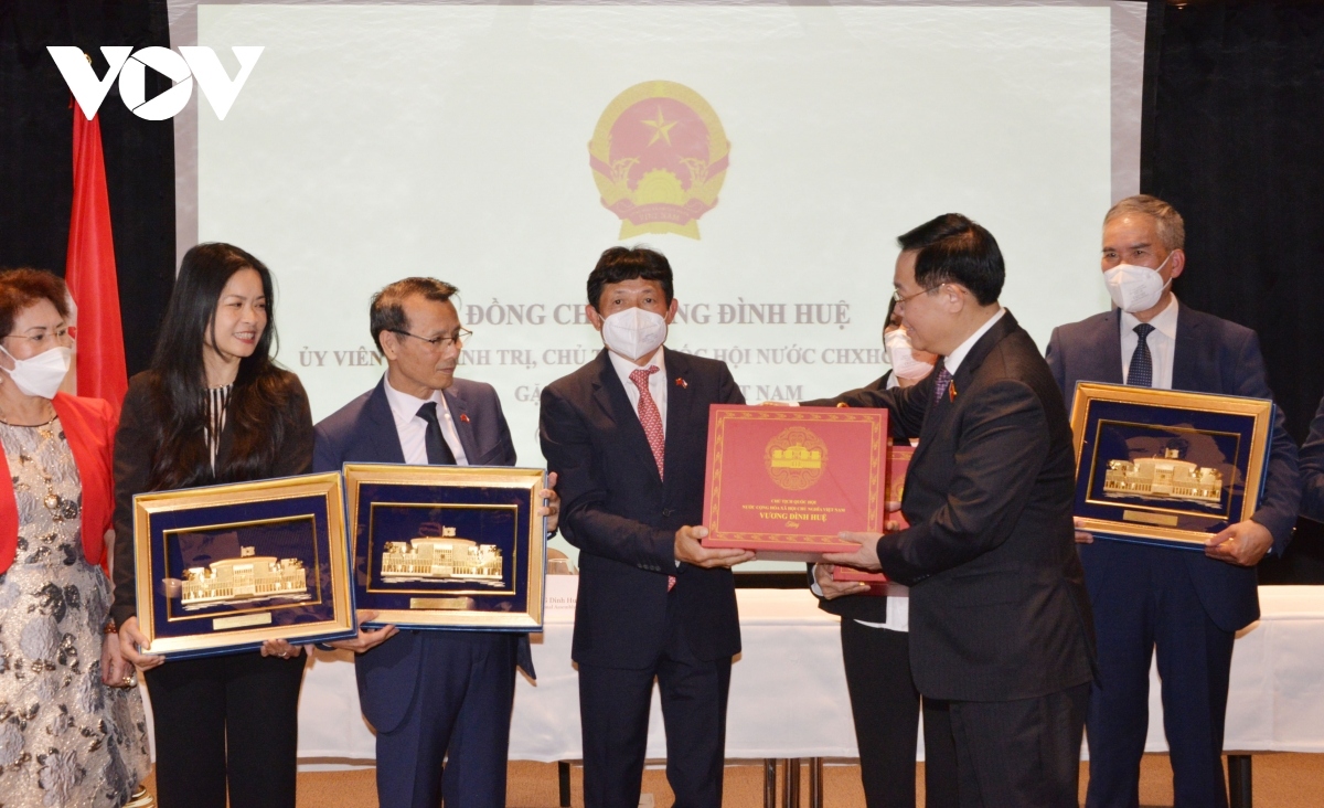 na leader encourages solidarity among vietnamese nationals overseas picture 2