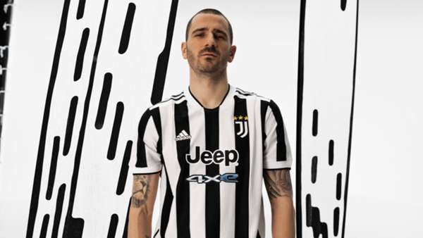 Áo đấu sân nhà Juventus.
