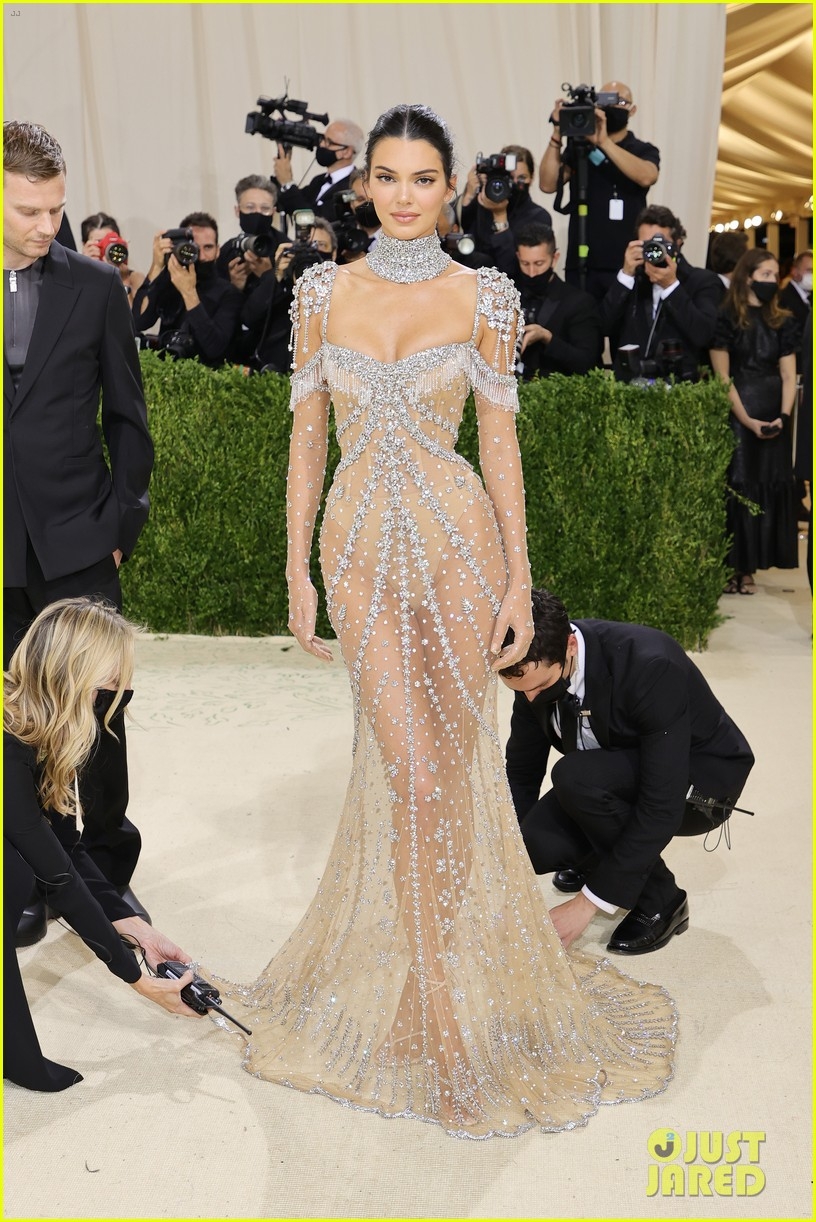 kendall jenner dep tua nang tho voi dam dinh da goi cam hinh anh 5