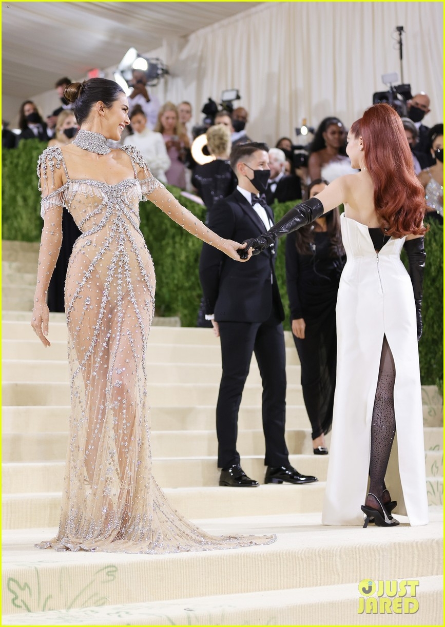 kendall jenner dep tua nang tho voi dam dinh da goi cam hinh anh 6