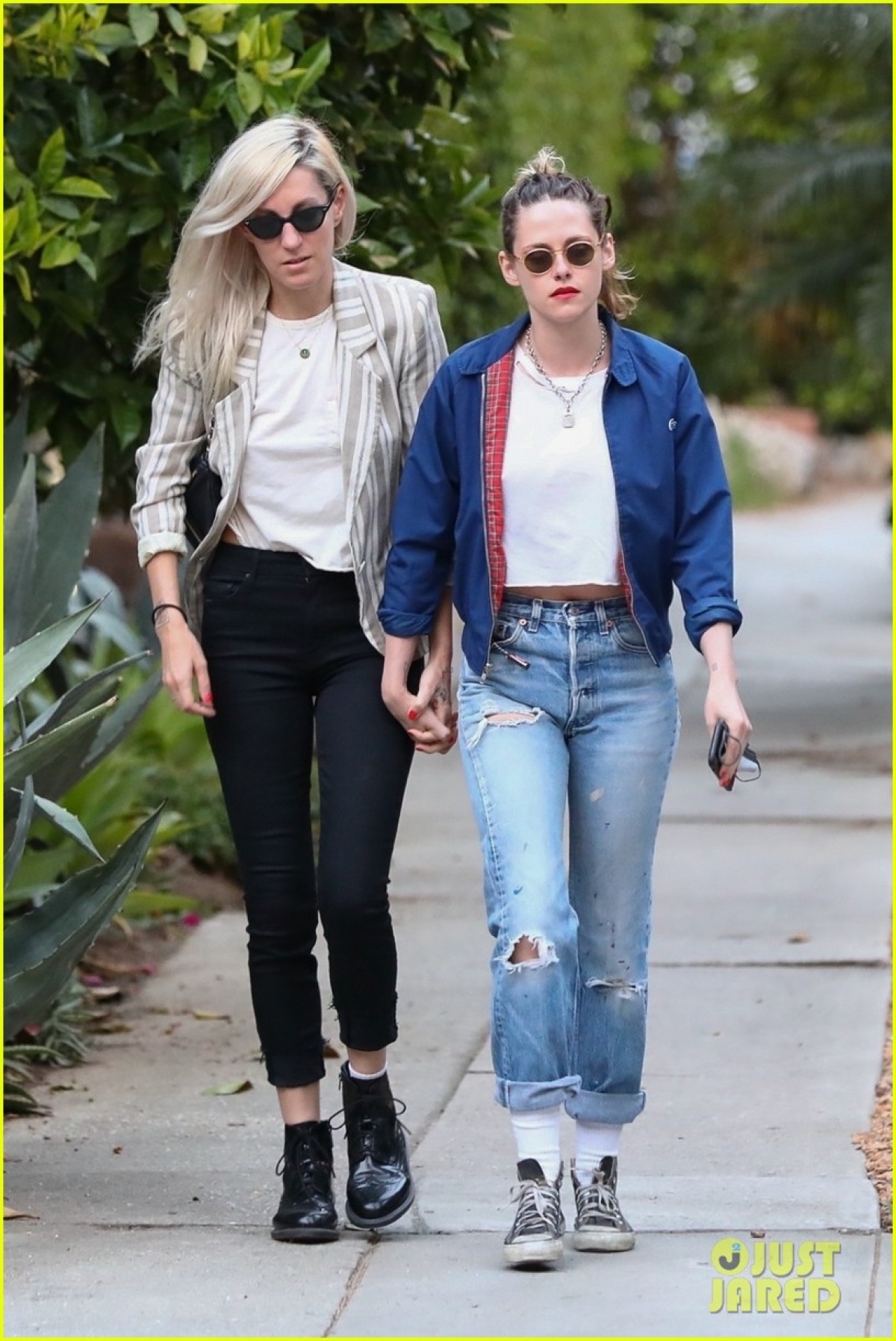 kristen stewart de mat moc nhot nhat ra pho cung ban gai hinh anh 7