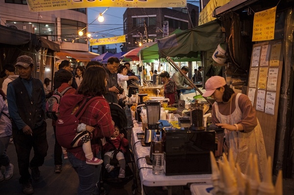 Khám phá những khu chợ đêm nổi tiếng ở Hàn Quốc | VOV.VN