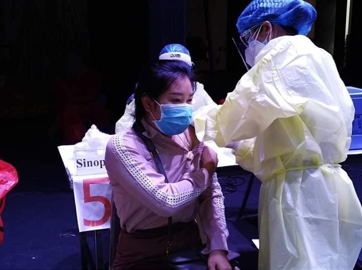 Nhiều địa phương của Lào đang triển khai chương trình tiêm vaccine cho người dân.