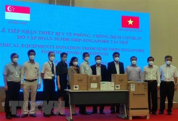 singaporean firm assists binh duong in medical equipment picture 1