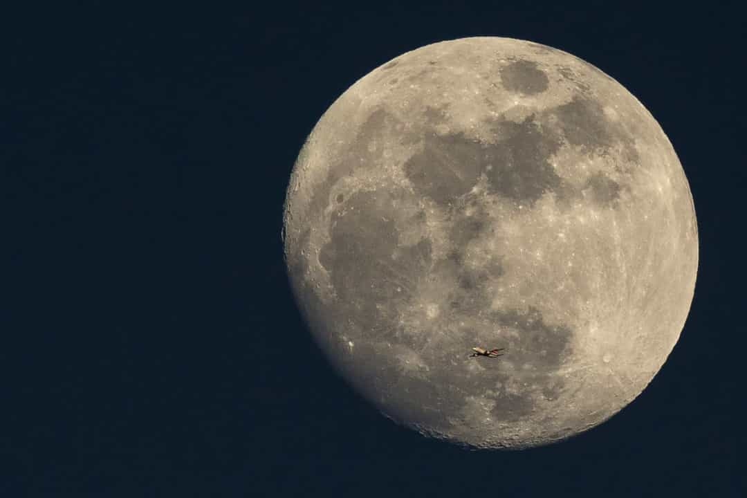 Những sự thật bất ngờ về Mặt Trăng | VOV.VN