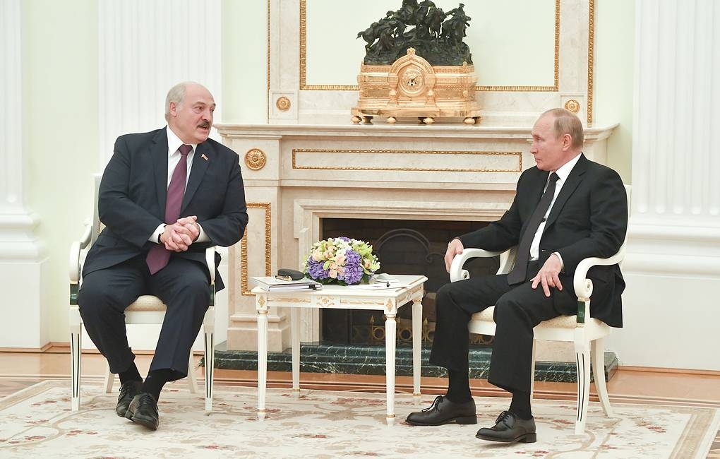 Tổng thống Belarus Lukashenko và Tổng thống Nga Putin tại cuộc hội đàm. Nguồn: TASS