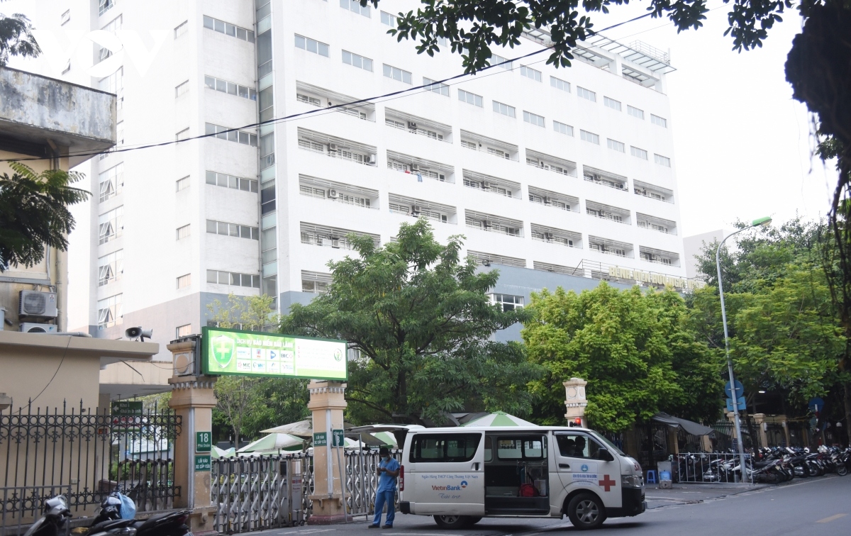 Cách ly y tế tầng 8 tòa nhà D Bệnh viện Việt Đức liên quan đến ca mắc COVID -19