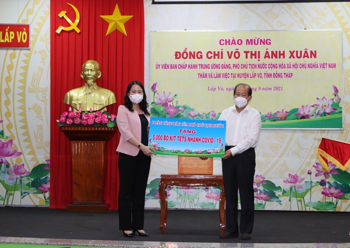 Phó Chủ tịch nước Võ Thị Ánh Xuân biểu dương tinh thần chống dịch của Đồng Tháp