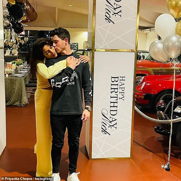 Priyanka Chopra và ông xã Nick Jonas