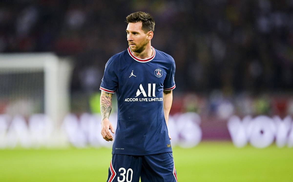 Messi chấn thương đầu gối. (Ảnh: Getty). 