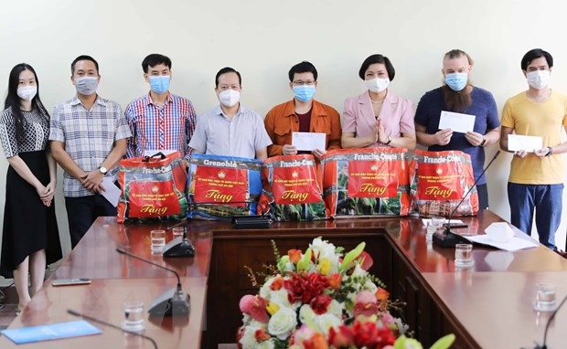 Hanoi Union of Friendship Organizations gives helping hand to foreigners
