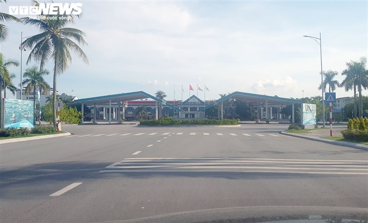 a stark contrast seen as quang ninh resumes post-pandemic services picture 7 a stark contrast seen as quang ninh resumes post-pandemic services picture 7