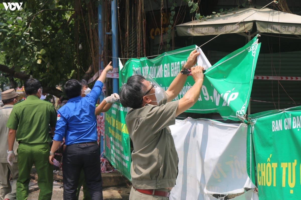 hcm city removes barriers to ease travel for locals in green zones picture 3