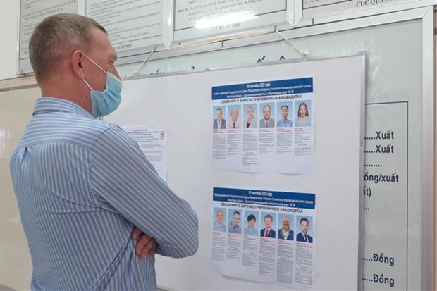 russian citizens in khanh hoa vote in legislative elections amid covid-19 picture 1