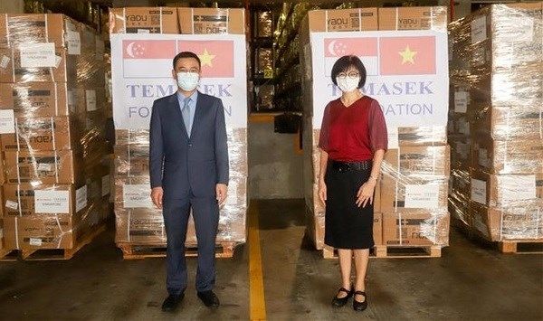 temasek foundation donates covid-19 medical supplies to vietnam picture 1