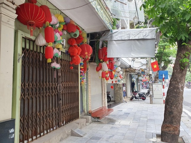 hanoi street market left deserted as mid-autumn festival draws near picture 4