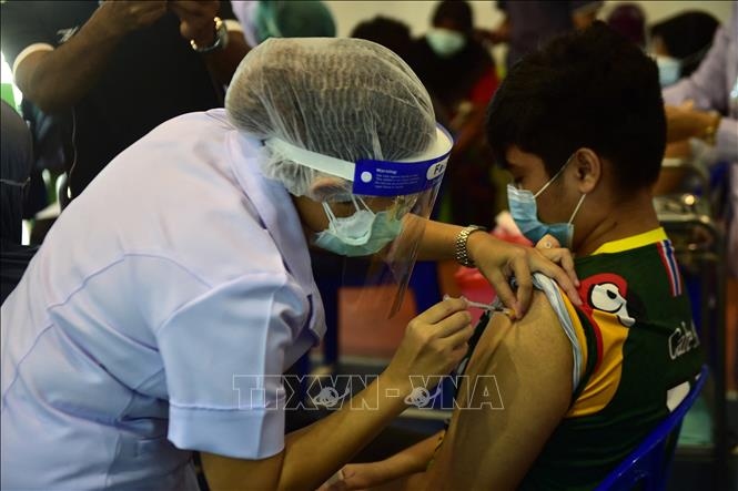 thai lan sap trien khai tiem vaccine covid-19 cho hoc sinh hinh anh 1