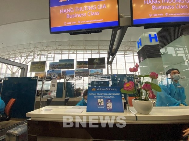 vietnam airlines pilots iata travel pass on flight to europe picture 1 vietnam airlines pilots iata travel pass on flight to europe picture 1