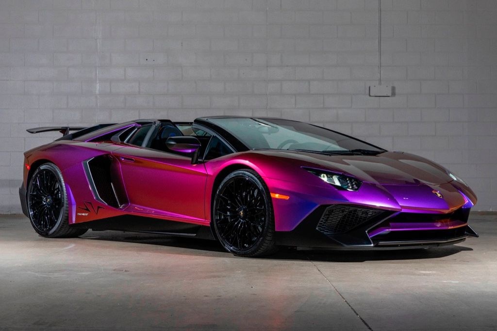 chiem nguong lamborghini aventador sv roadster so huu mau son tuy chinh theo goc nhin hinh anh 1