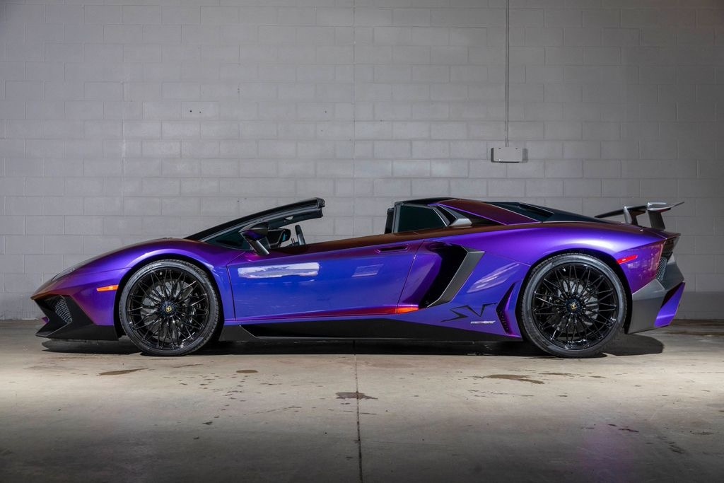 chiem nguong lamborghini aventador sv roadster so huu mau son tuy chinh theo goc nhin hinh anh 4