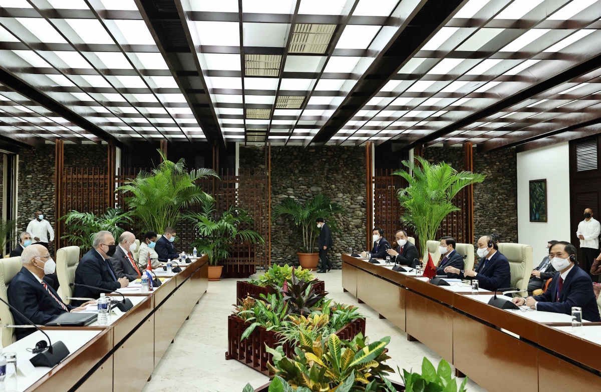 state president phuc meets with cuban prime minister in havana picture 2