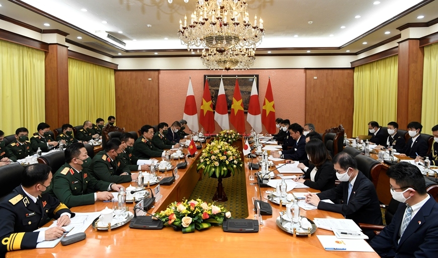 japan defence minister welcomed in hanoi on official visit picture 1