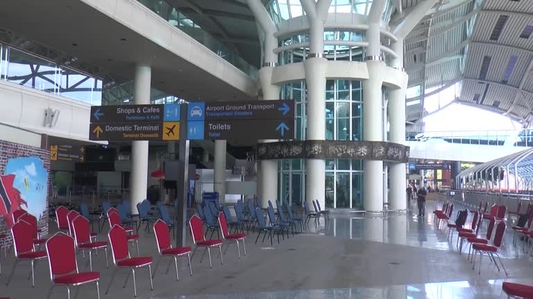 Khung cảnh sân bay quốc tế Ngurah Rai ở Bali sáng 14/10. Nguồn: Reuters