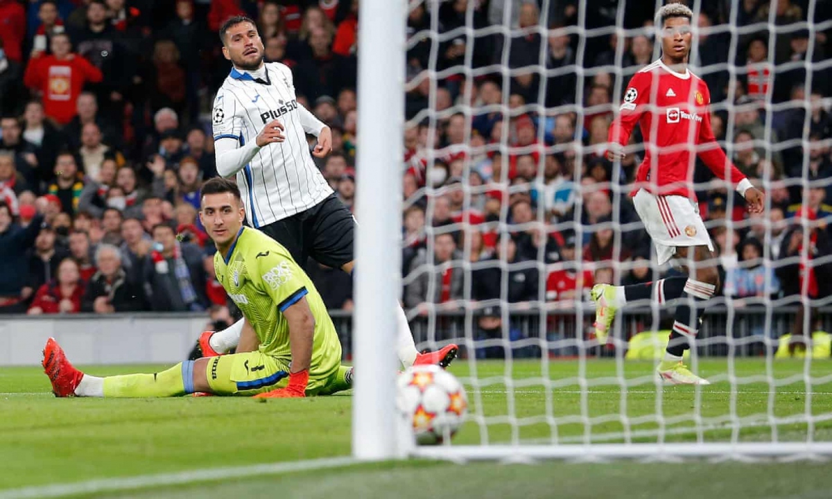 Rashford rút ngắn tỷ số cho MU ngay đầu hiệp 2. (Ảnh: Getty)