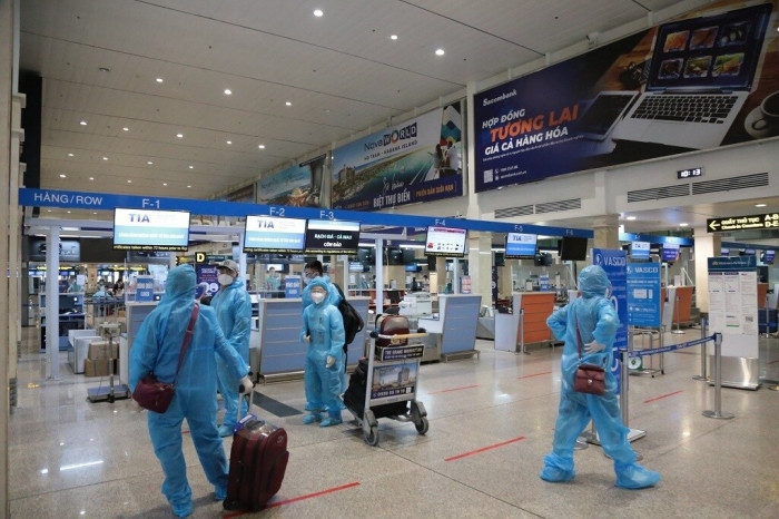 Hành khách chuẩn bị bay tại sân bay Tân Sơn Nhất. Ảnh: Báo Giao thông.