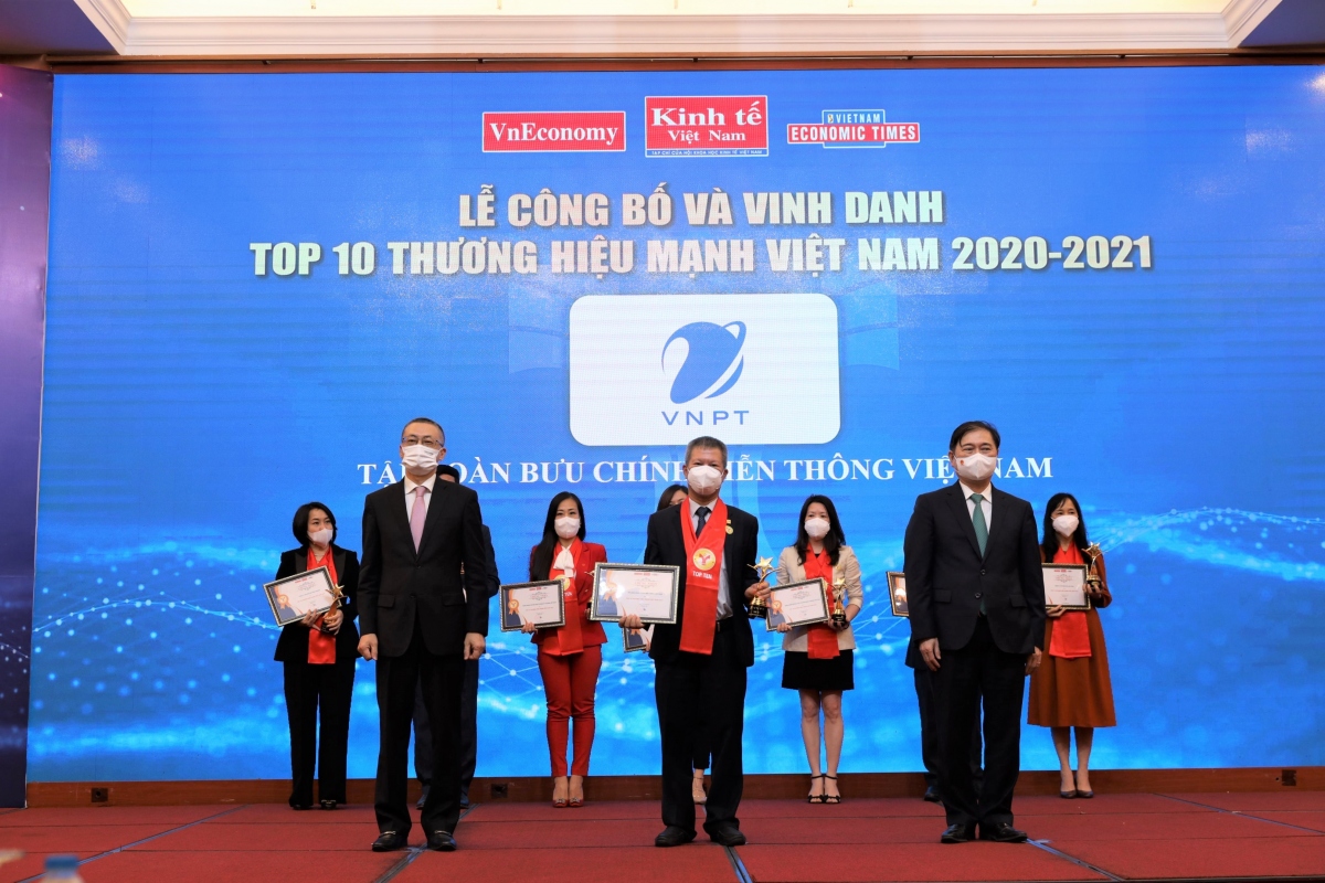 VNPT được vinh danh tại lễ công bố Top 10 thương hiệu mạnh Việt Nam 2020-2021