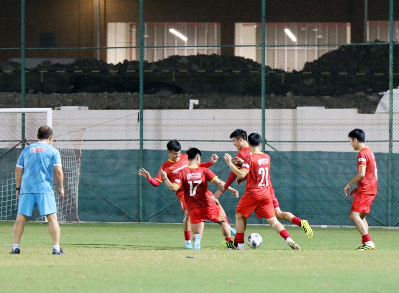 vietnam national team train hard ahead of clash against oman picture 5