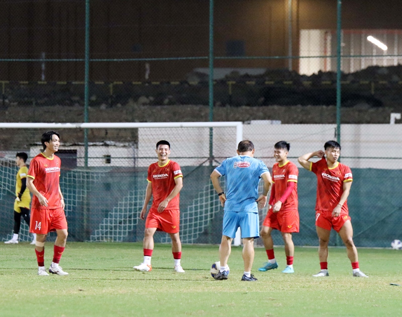 vietnam national team train hard ahead of clash against oman picture 6 vietnam national team train hard ahead of clash against oman picture 6