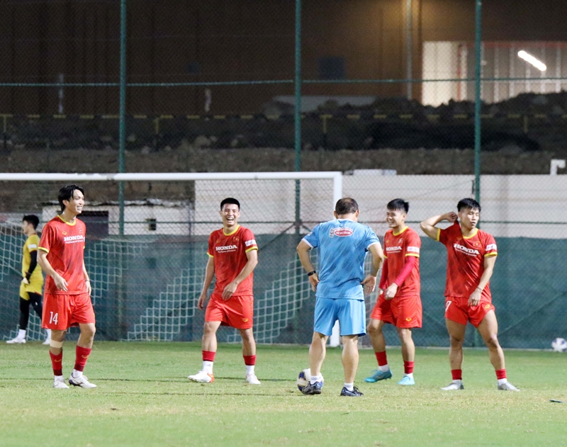 vietnam national team train hard ahead of clash against oman picture 6