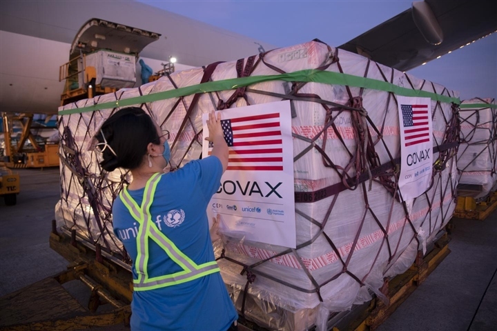 The US has so far delivered a total of more than 9.1 million doses of the Moderna and Pfizer vaccines to Vietnam through the COVAX Facility. (Photo: UNICEF)