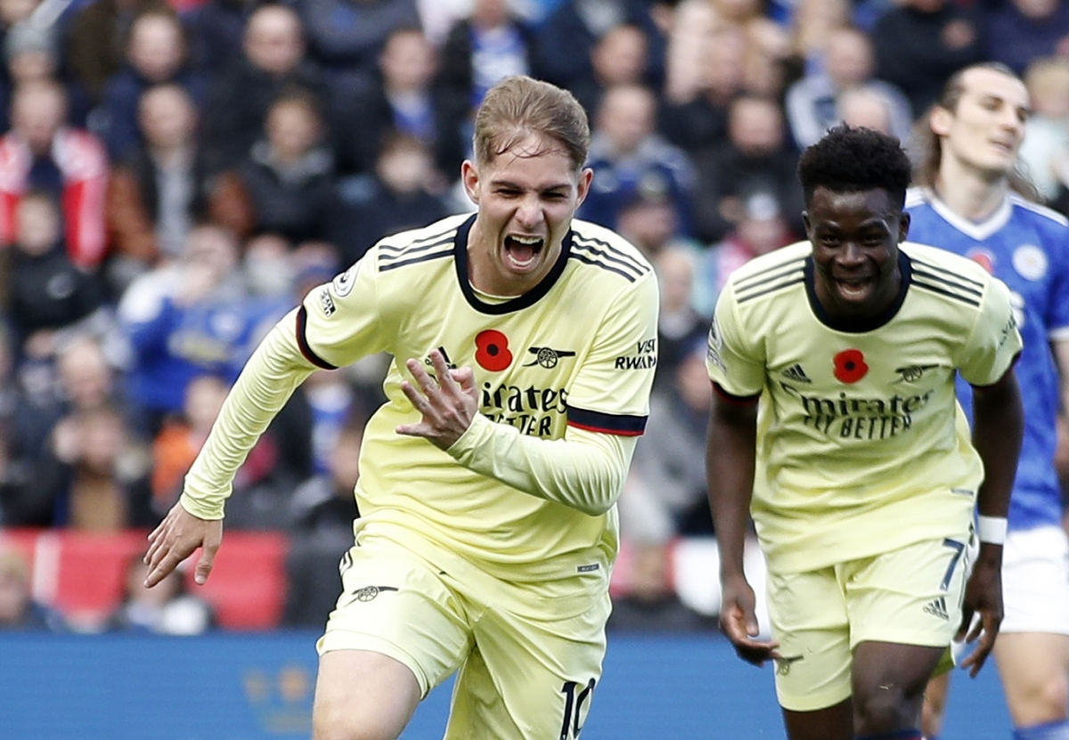 Arsenal đang tạo nên thế trận một chiều trước Leicester. (Ảnh: Reuters). 