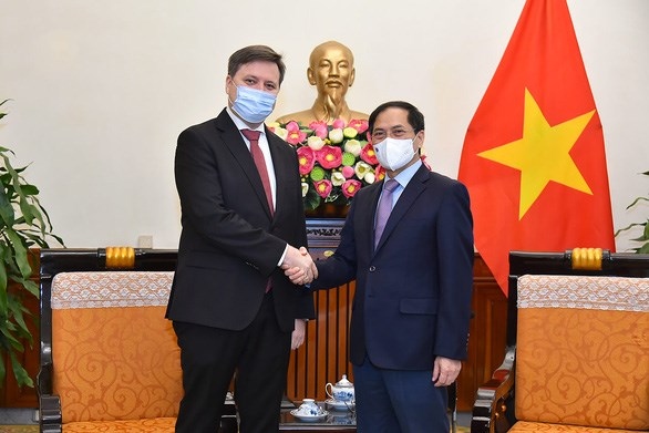 vietnam aspires to boost all-around cooperation with poland picture 1