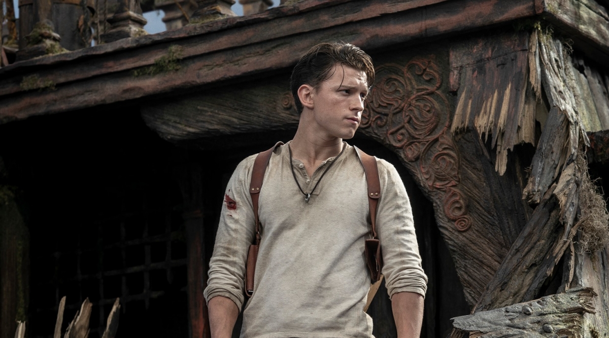 "Người nhện" Tom Holland lơ lửng trên không khi đi tìm kho báu