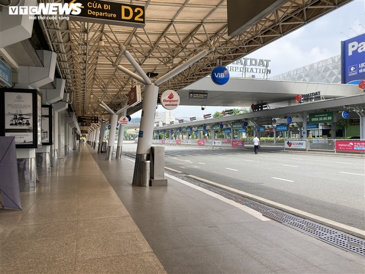 largest airport in vietnam falls quiet as services remain in limbo picture 1